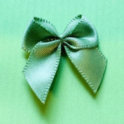 1 Stück kleine Satinschleife 2,4 cm Nr. 10: tropical green